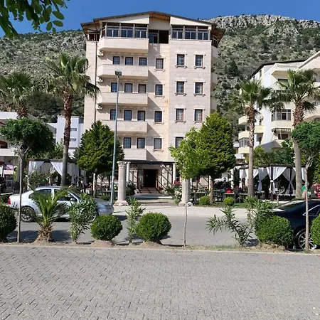 Trevi And Bar-restaurant Shëngjin